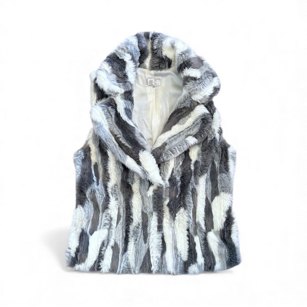 Alberto Malaki Faux Fur Vest in Gray and White - XL‎